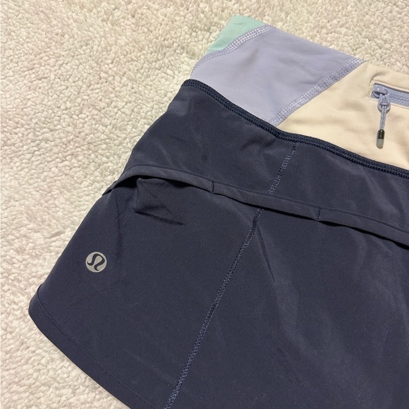 Lululemon Run Speed Short 4-way Stretch
Cadet Blue Quilt - Picture 6 of 11